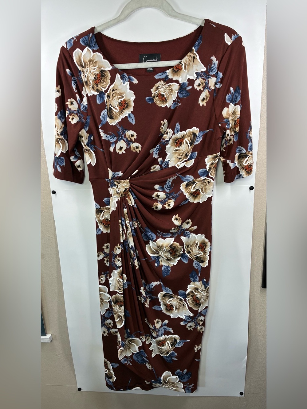 Connected Apparel Women's Size 6 Floral Ruched Sheath Dress Burgundy